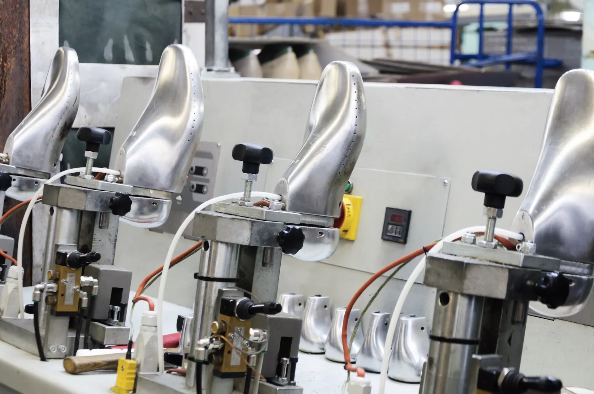 靴の生産ライン